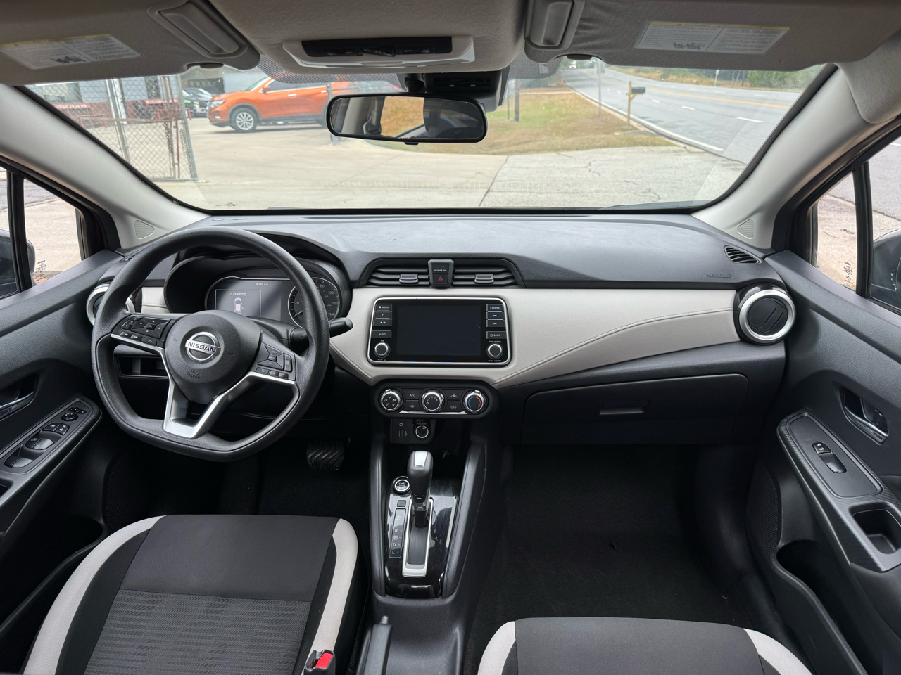 Nissan Versa SV 2021