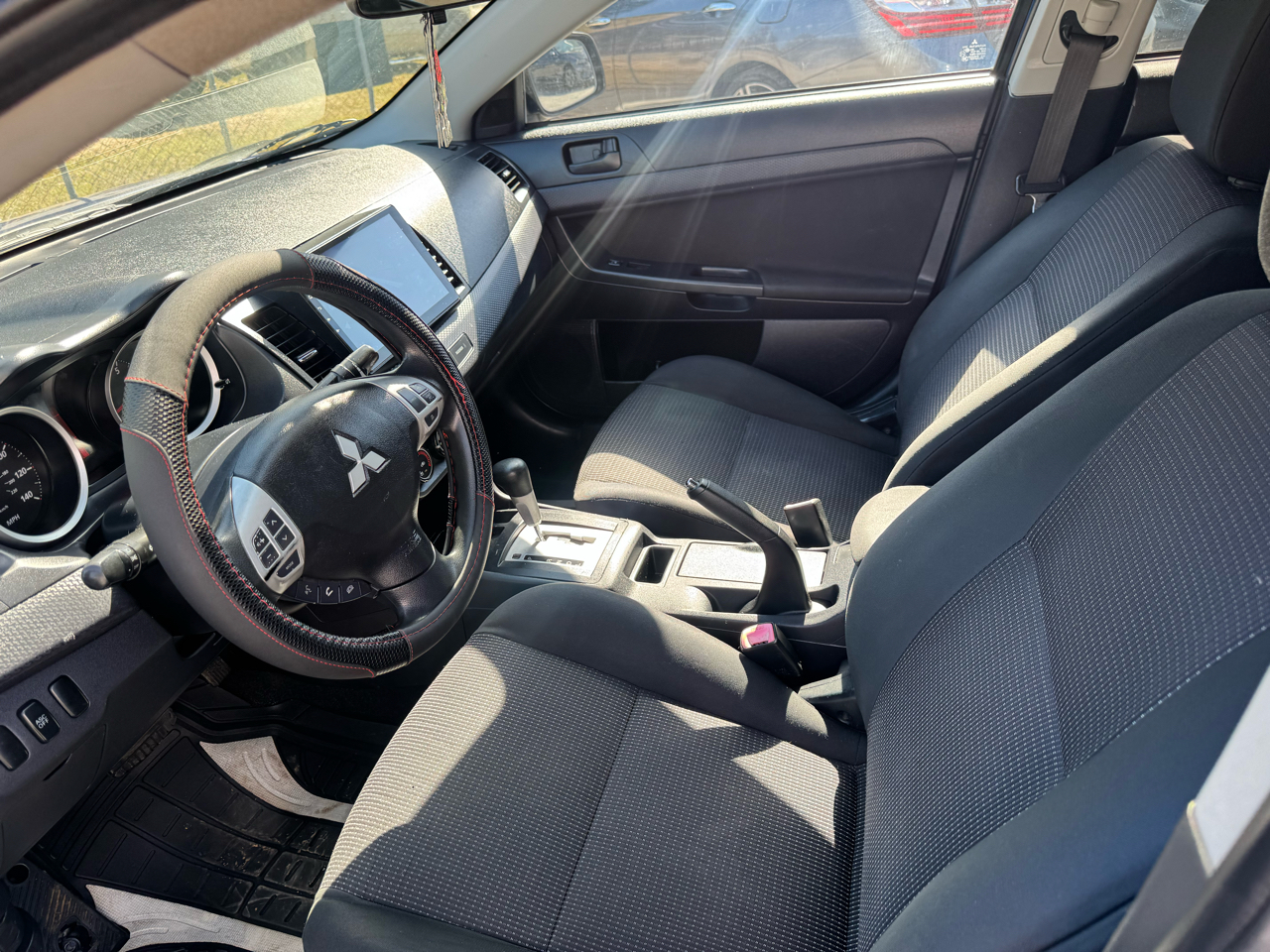 Mitsubishi Lancer ES 2010