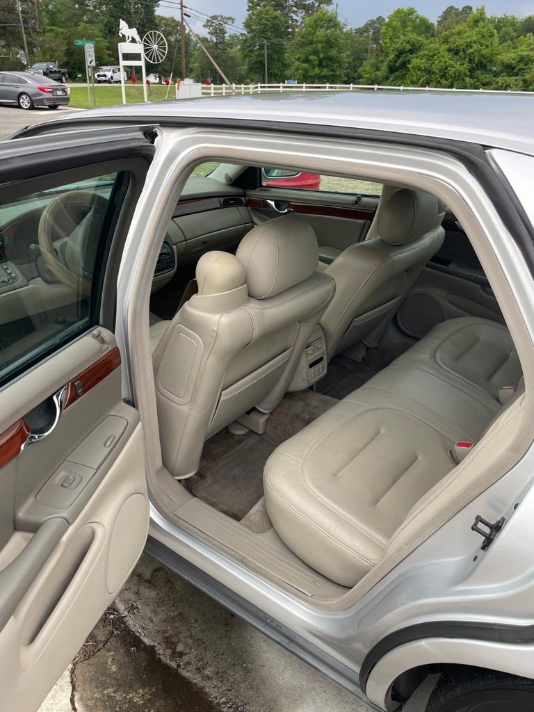 Cadillac DeVille  2003