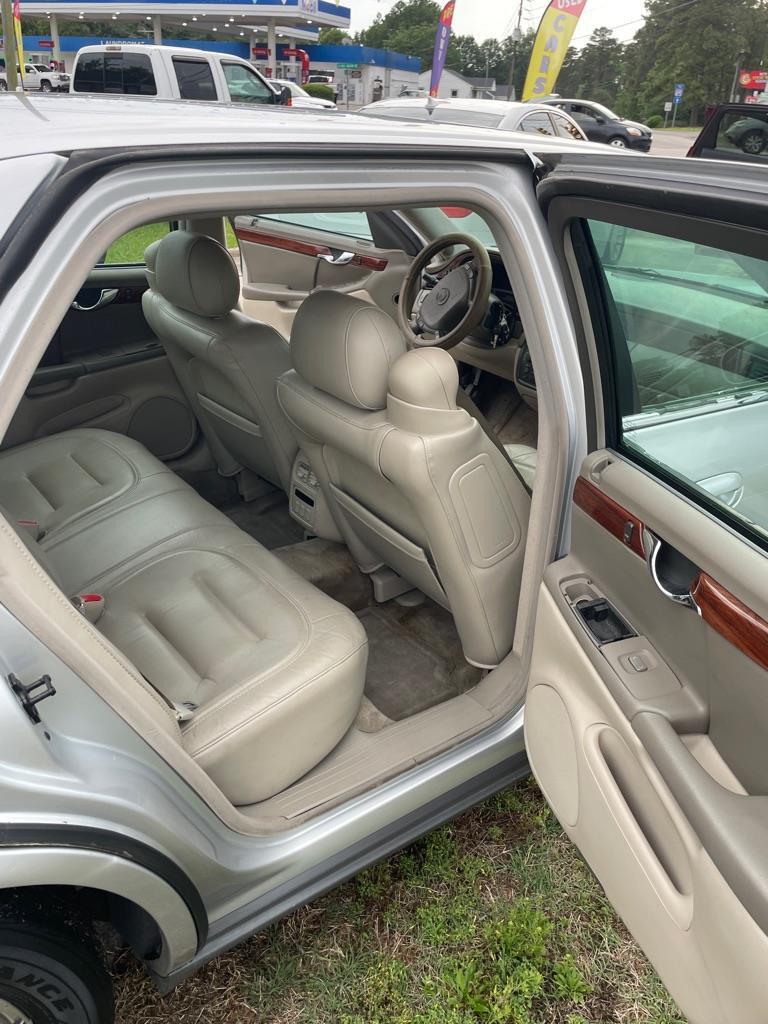 Cadillac DeVille  2003