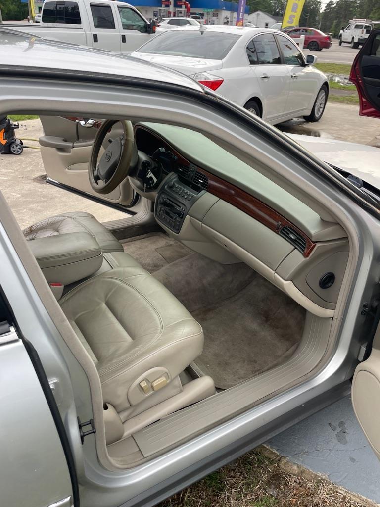 Cadillac DeVille  2003