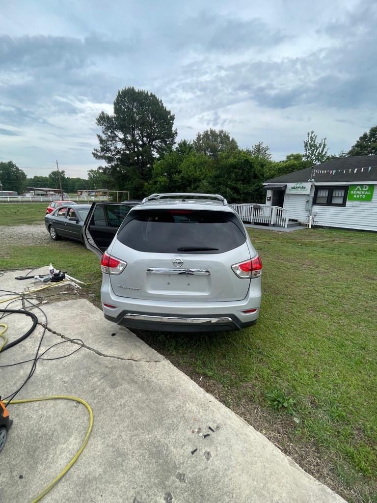 Nissan Pathfinder  2015