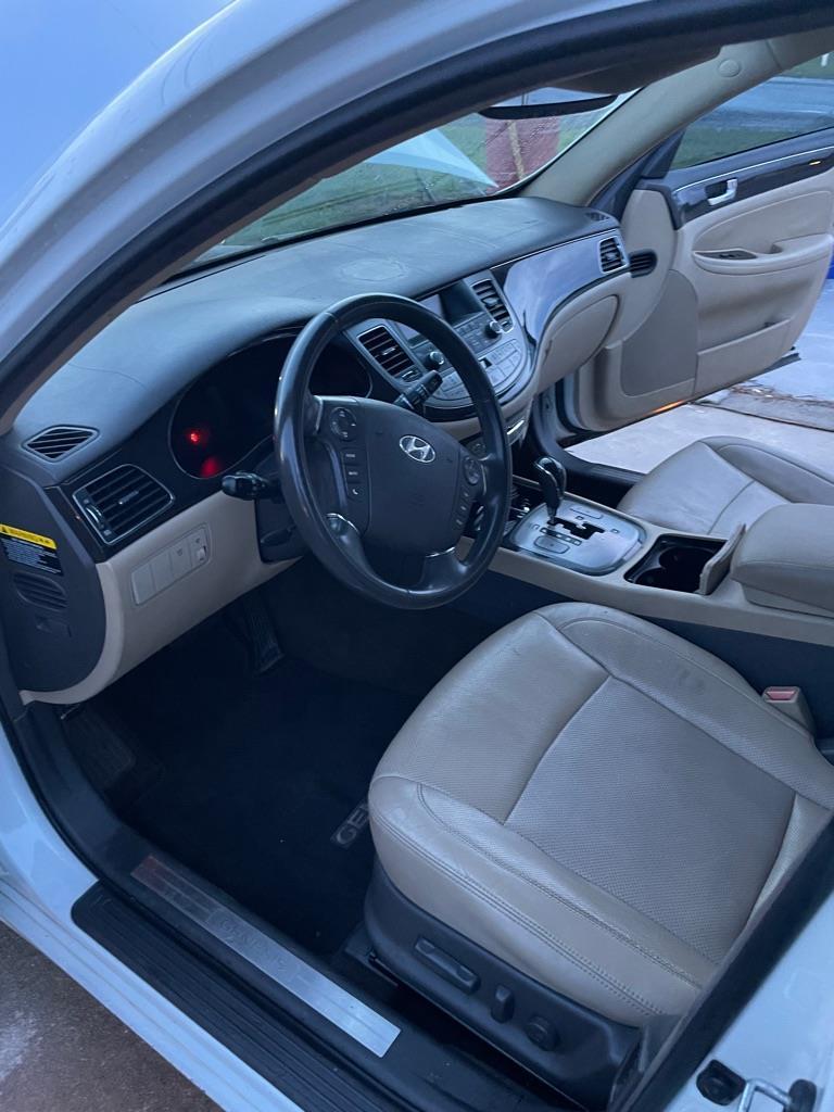 Hyundai Genesis  2010