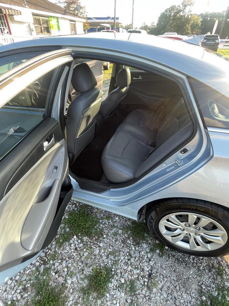 Hyundai Sonata  2011