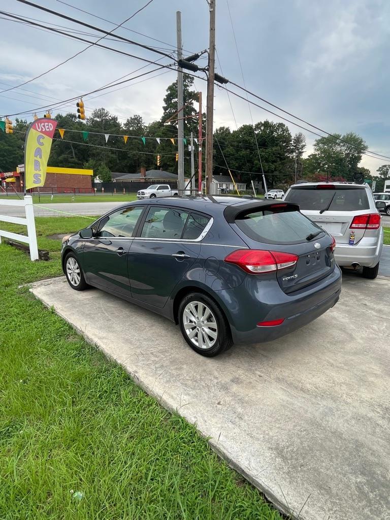 Kia Forte 5-Door  2014