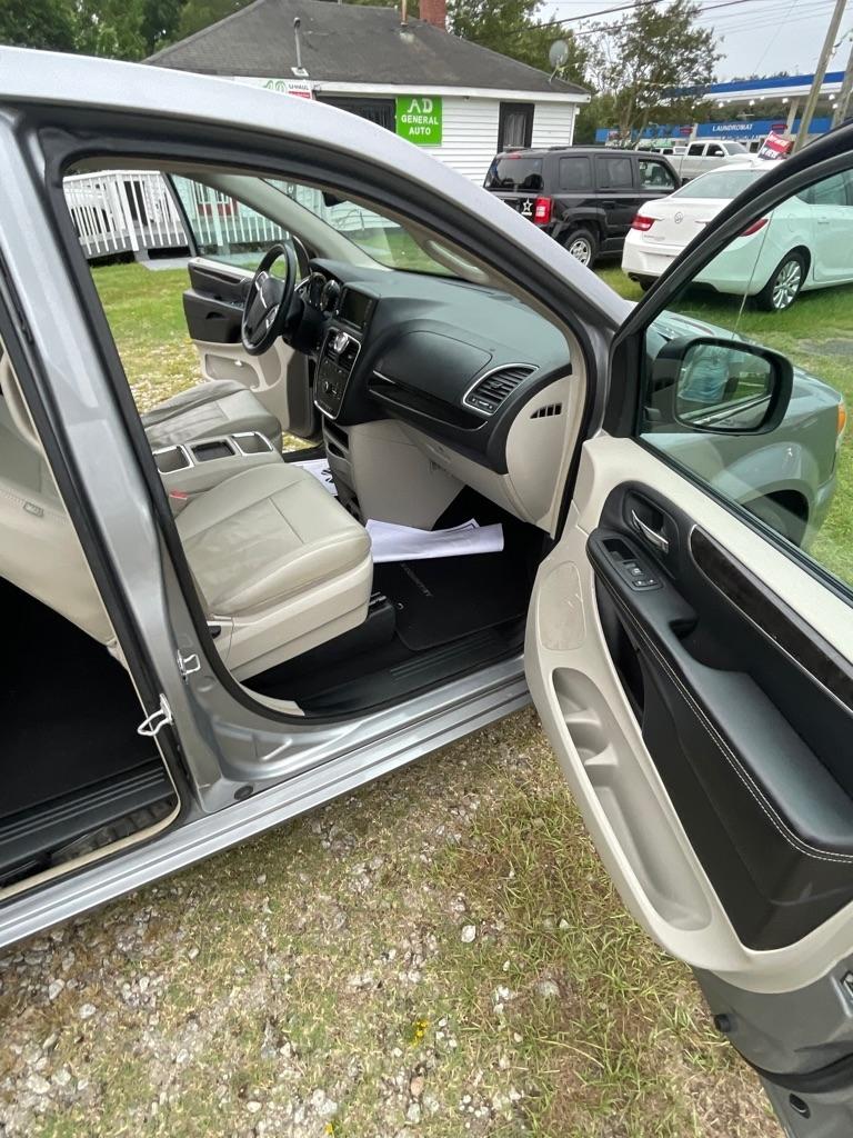 Chrysler Town & Country  2013