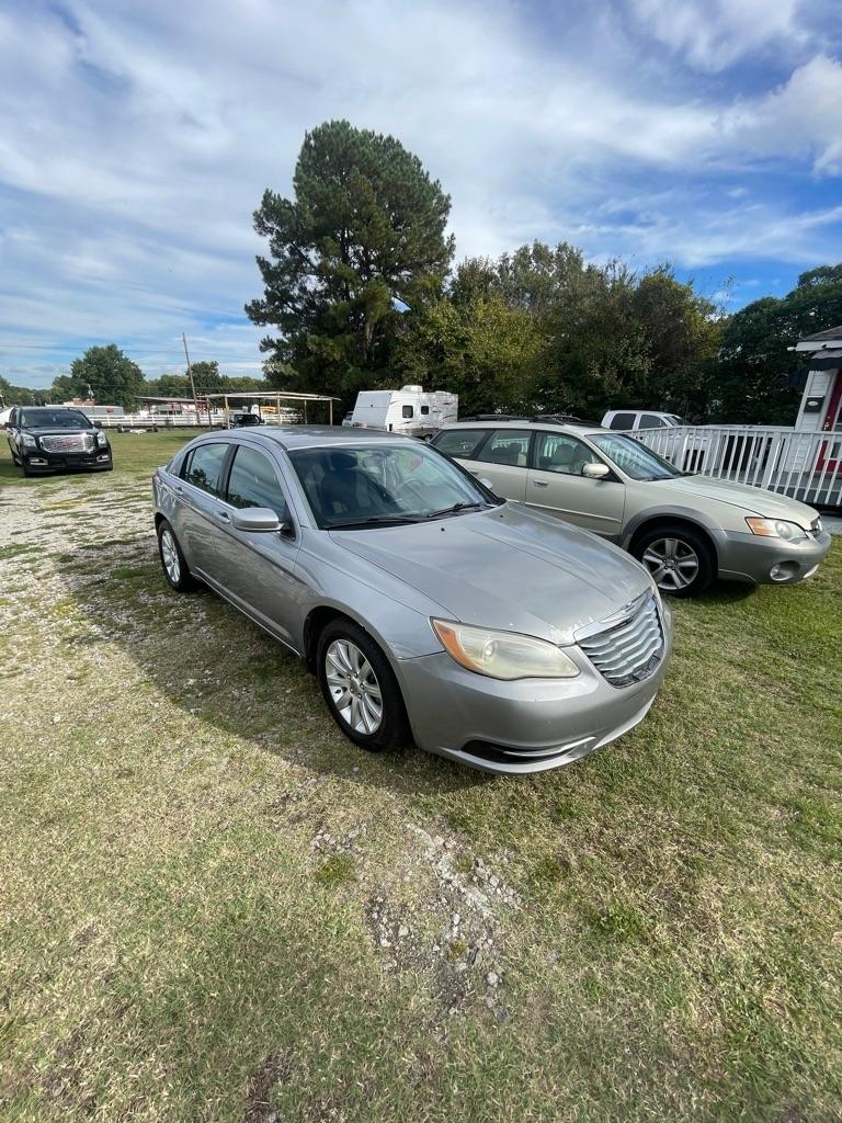 Chrysler 200  2013