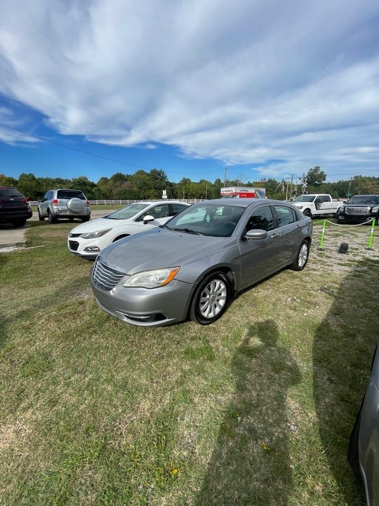 Chrysler 200  2013