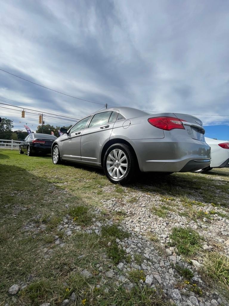Chrysler 200  2013