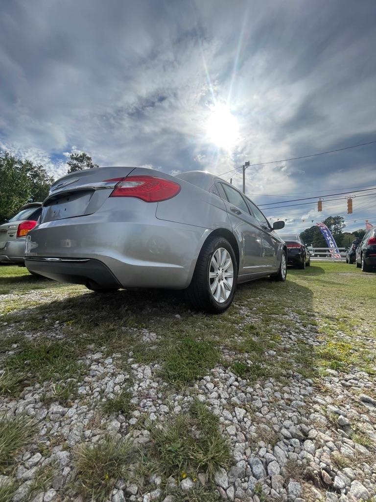 Chrysler 200  2013
