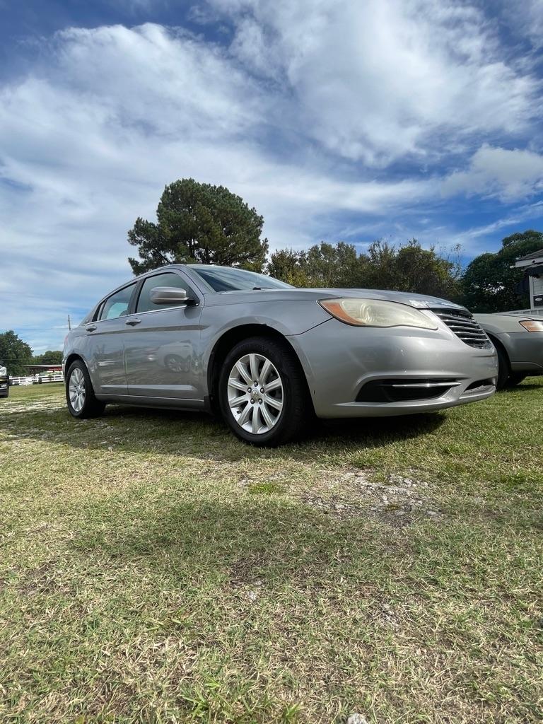 Chrysler 200  2013