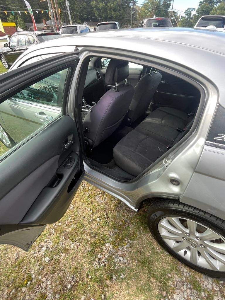 Chrysler 200  2013