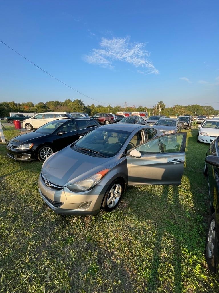 Hyundai Elantra  2013