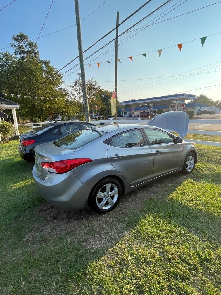 Hyundai Elantra  2013