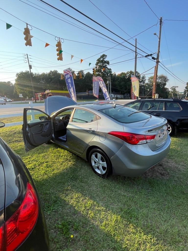 Hyundai Elantra  2013