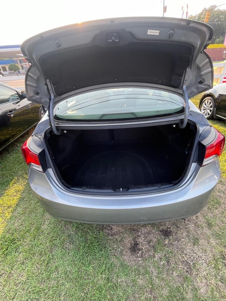 Hyundai Elantra  2013