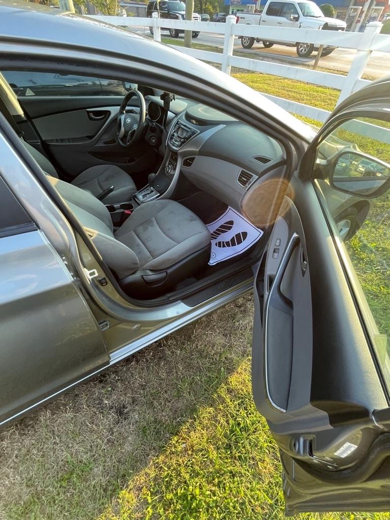Hyundai Elantra  2013