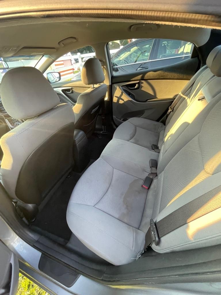 Hyundai Elantra  2013