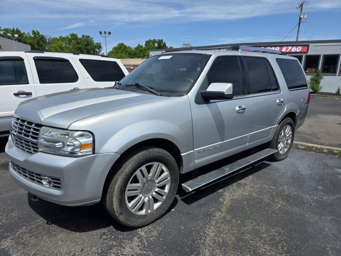 2012 Lincoln Navigator Base