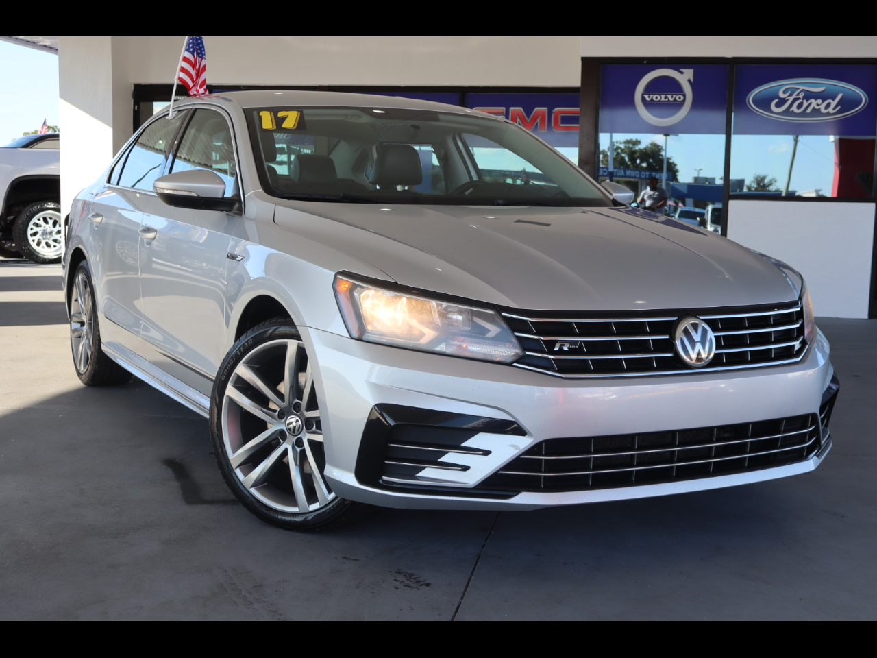 2017 Volkswagen Passat R-Line