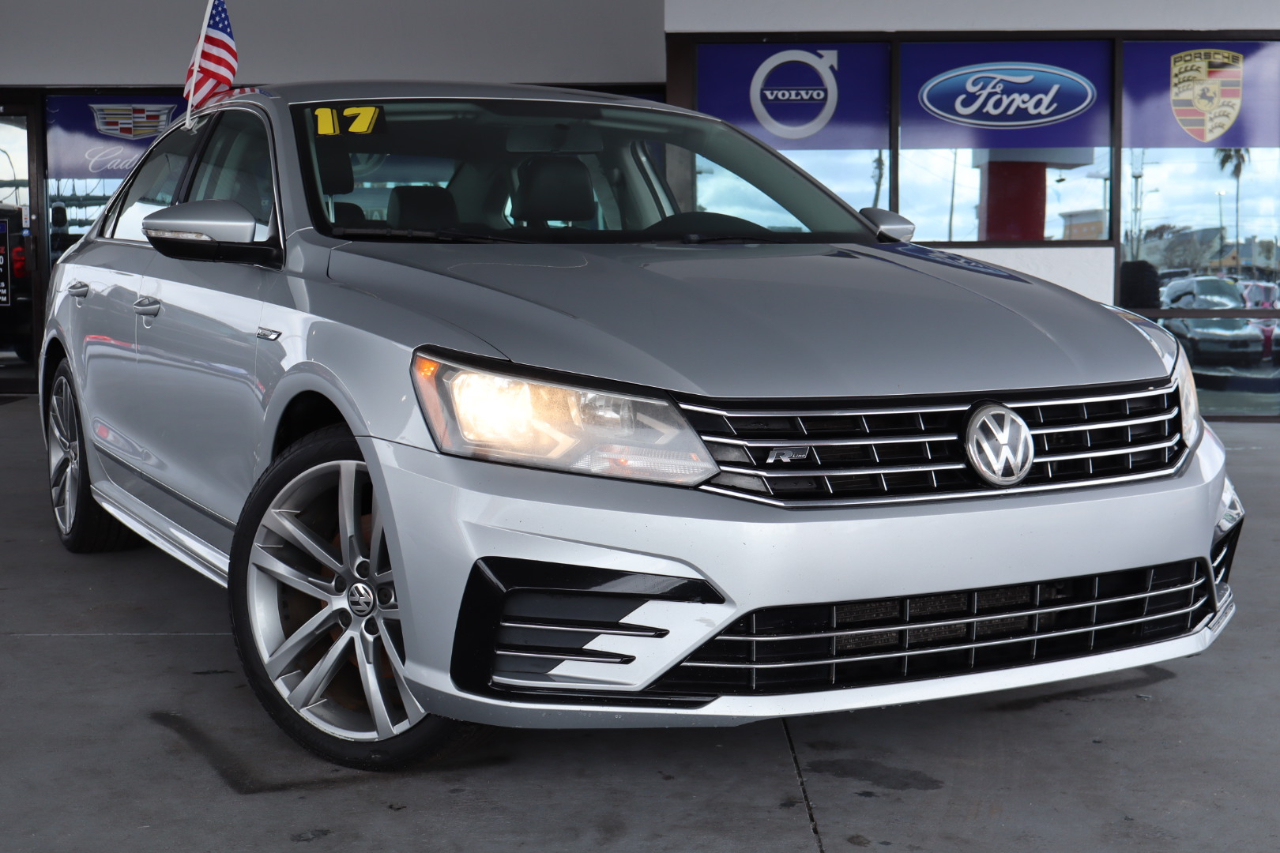 Volkswagen Passat R-Line w/Comfort Pkg Auto 2017