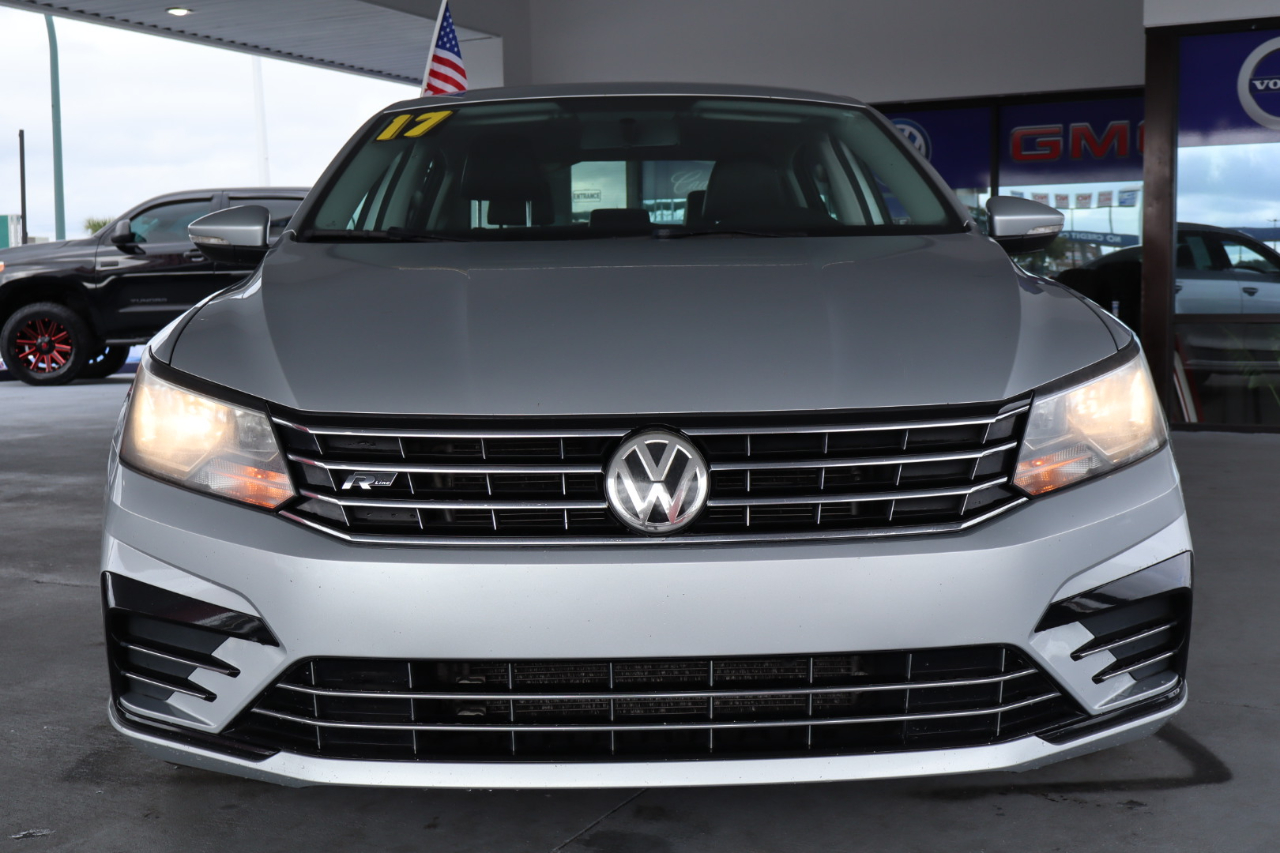 Volkswagen Passat R-Line w/Comfort Pkg Auto 2017