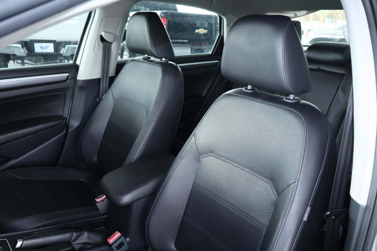 Volkswagen Passat R-Line w/Comfort Pkg Auto 2017