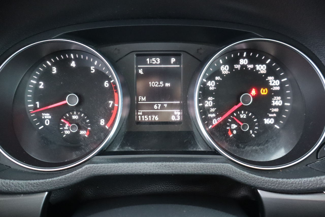 Volkswagen Passat R-Line w/Comfort Pkg Auto 2017