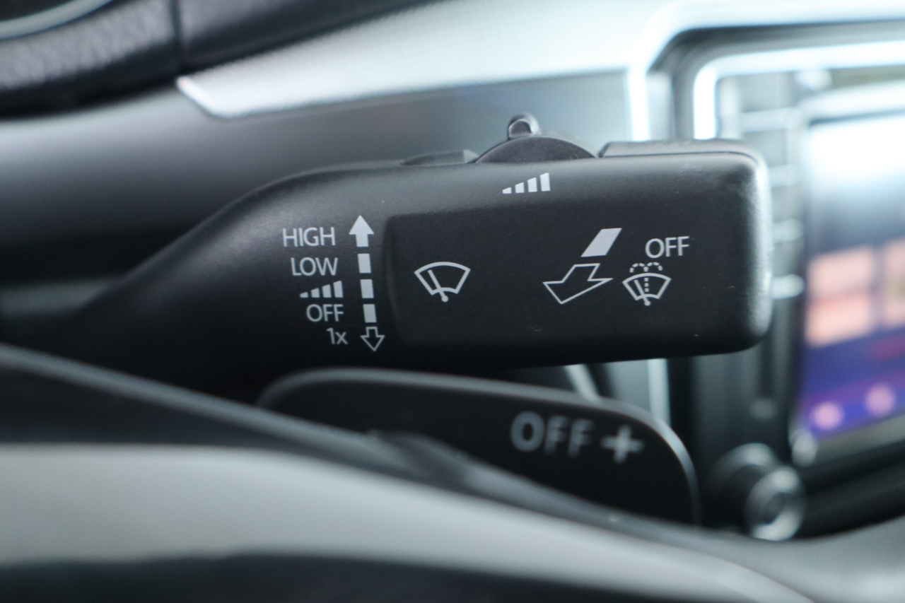 Volkswagen Passat R-Line w/Comfort Pkg Auto 2017