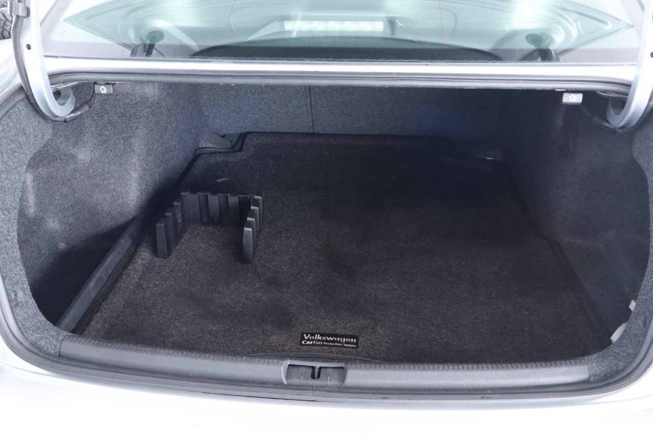 Volkswagen Passat R-Line w/Comfort Pkg Auto 2017