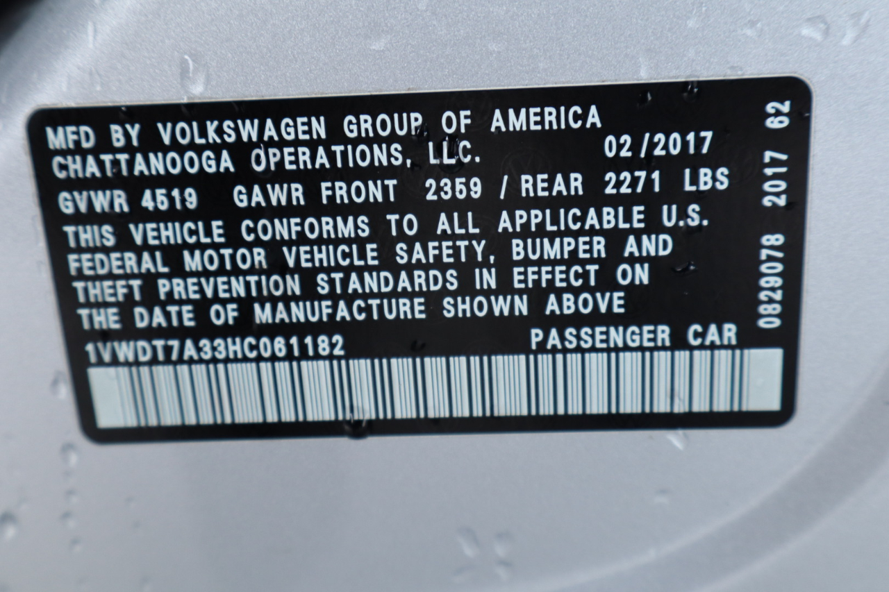 Volkswagen Passat R-Line w/Comfort Pkg Auto 2017