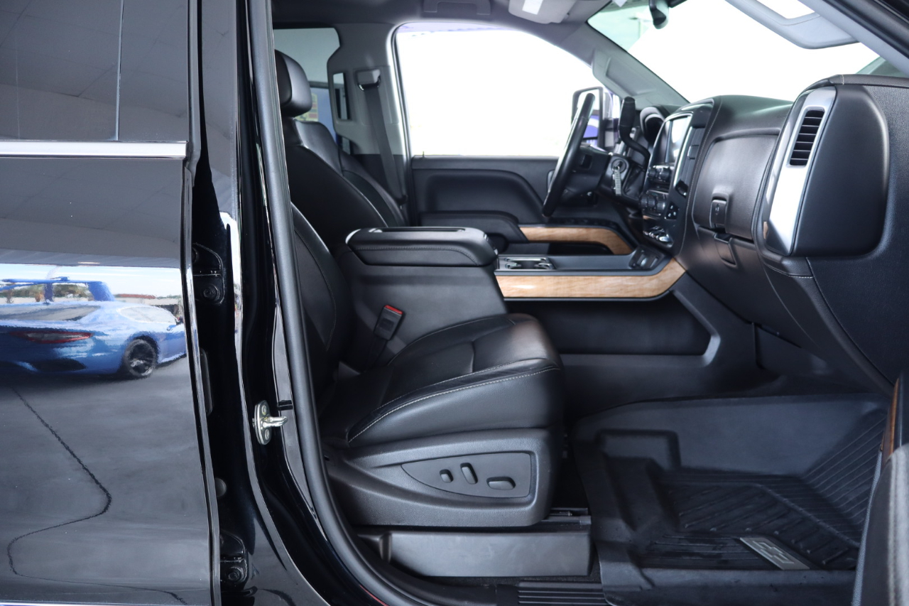 Chevrolet Silverado 3500HD 4WD Crew Cab 167.7" LTZ 2018