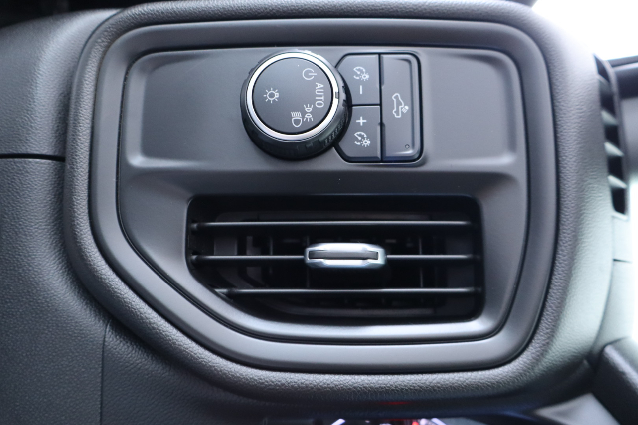 Chevrolet Silverado 1500 2WD Double Cab 147" Custom 2021