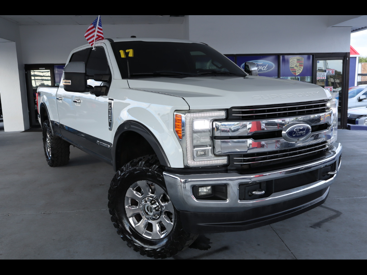 2017 Ford F-350 Super Duty Lariat's photo