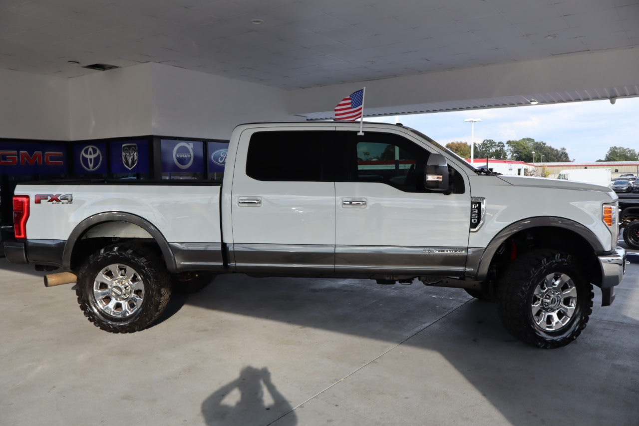 Ford Super Duty F-350 SRW 4WD SuperCab 142" Lariat 2017