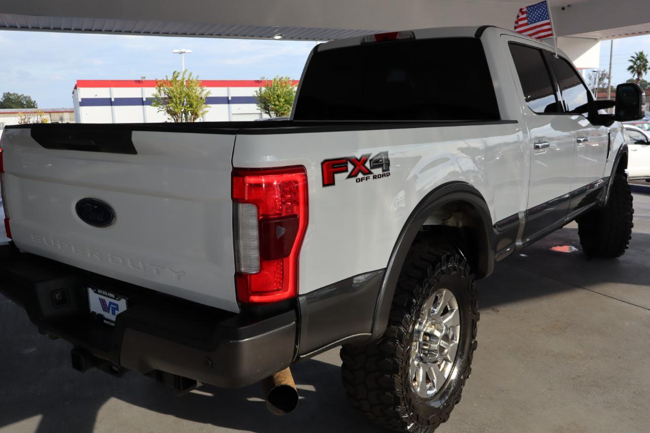 Ford Super Duty F-350 SRW 4WD SuperCab 142" Lariat 2017
