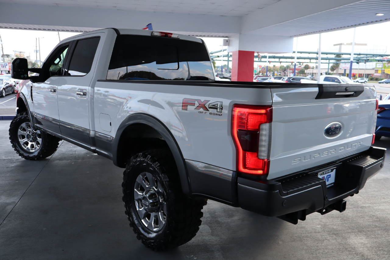 Ford Super Duty F-350 SRW 4WD SuperCab 142" Lariat 2017