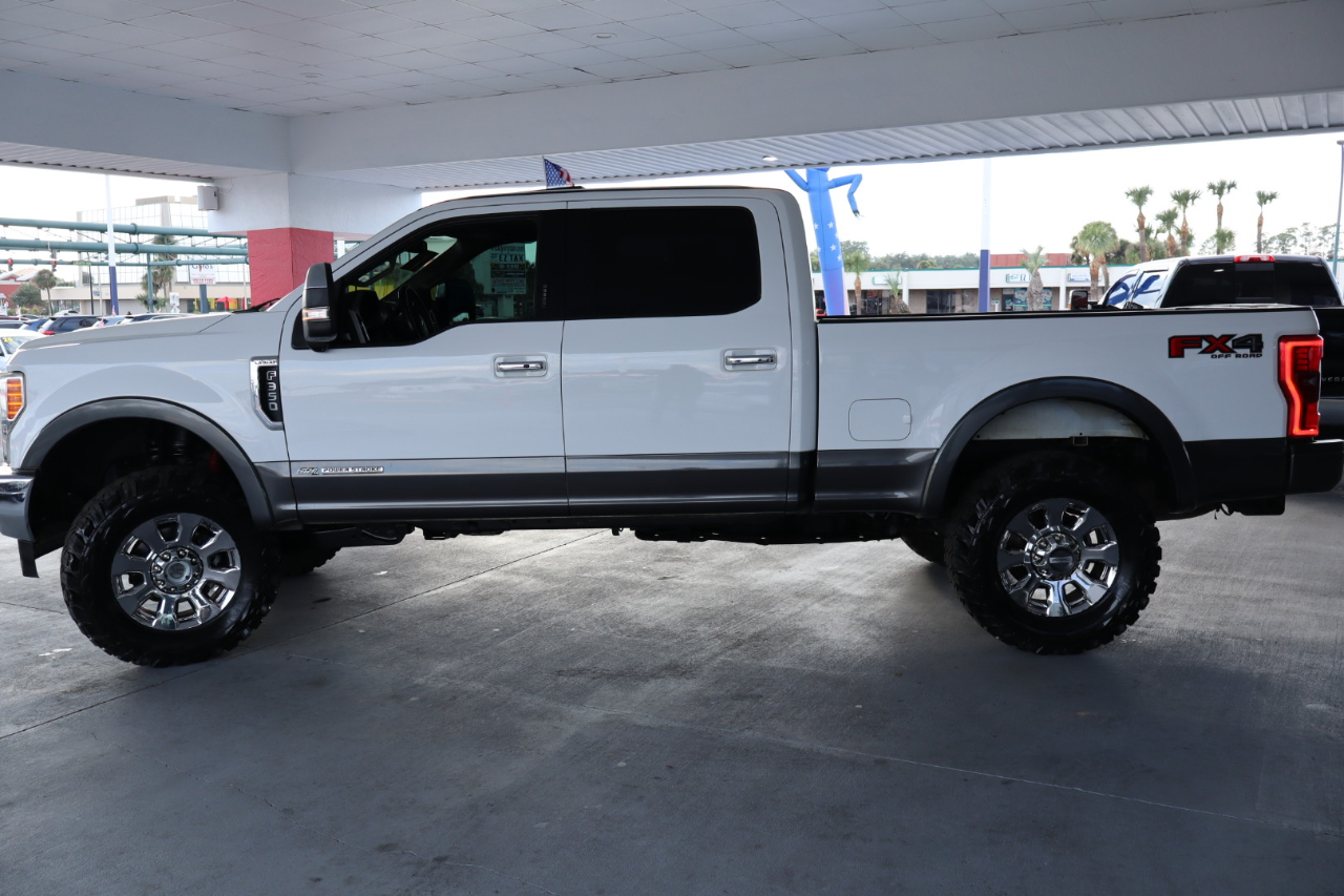 Ford Super Duty F-350 SRW 4WD SuperCab 142" Lariat 2017