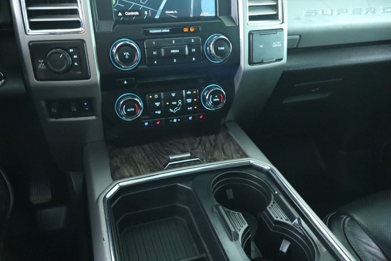 Ford Super Duty F-350 SRW 4WD SuperCab 142" Lariat 2017