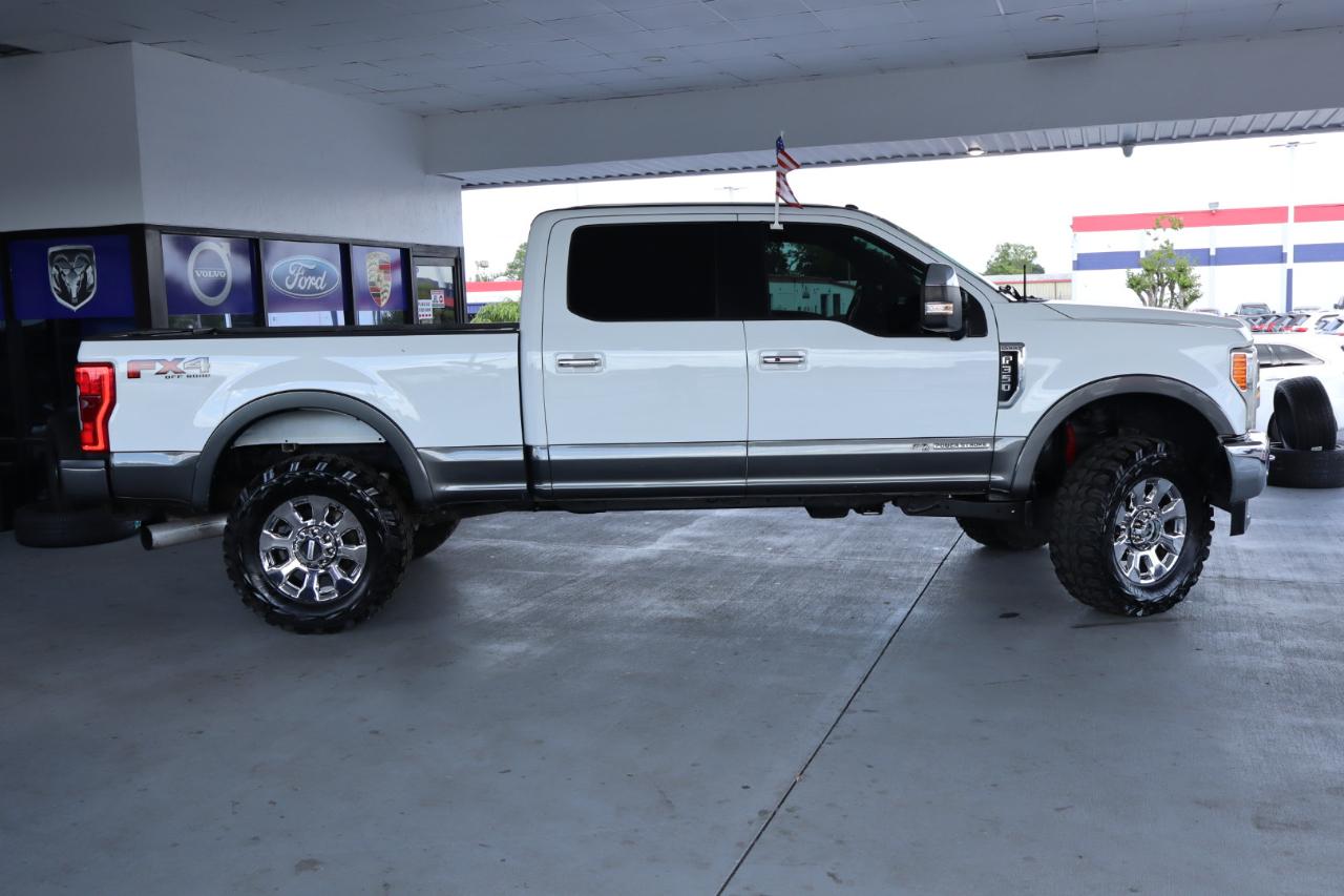 Ford Super Duty F-350 SRW 4WD SuperCab 142" Lariat 2017