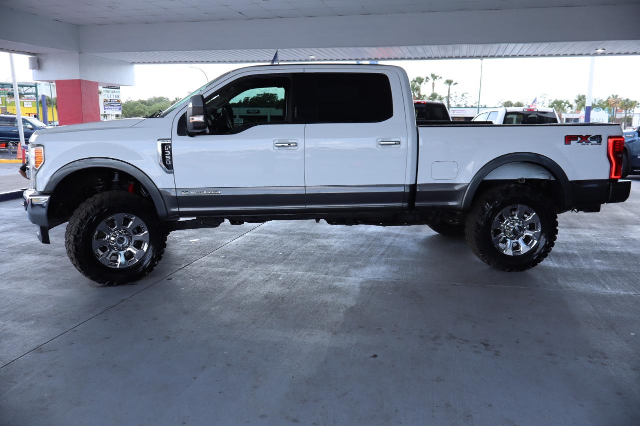 Ford Super Duty F-350 SRW 4WD SuperCab 142" Lariat 2017
