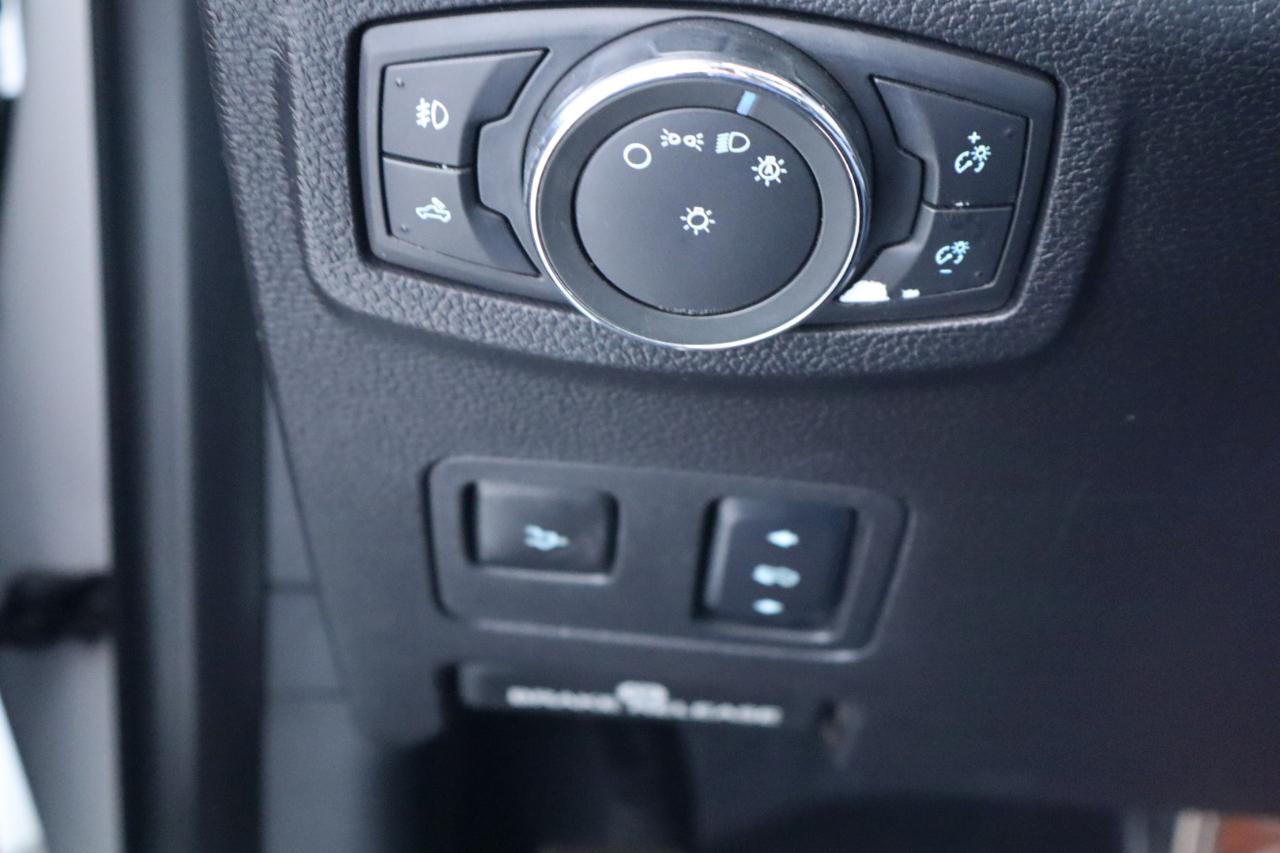 Ford Super Duty F-350 SRW 4WD SuperCab 142" Lariat 2017