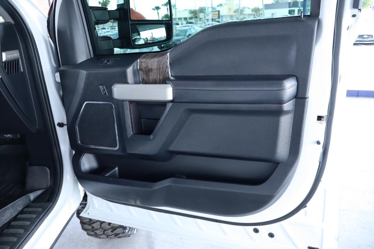 Ford Super Duty F-350 SRW 4WD SuperCab 142" Lariat 2017