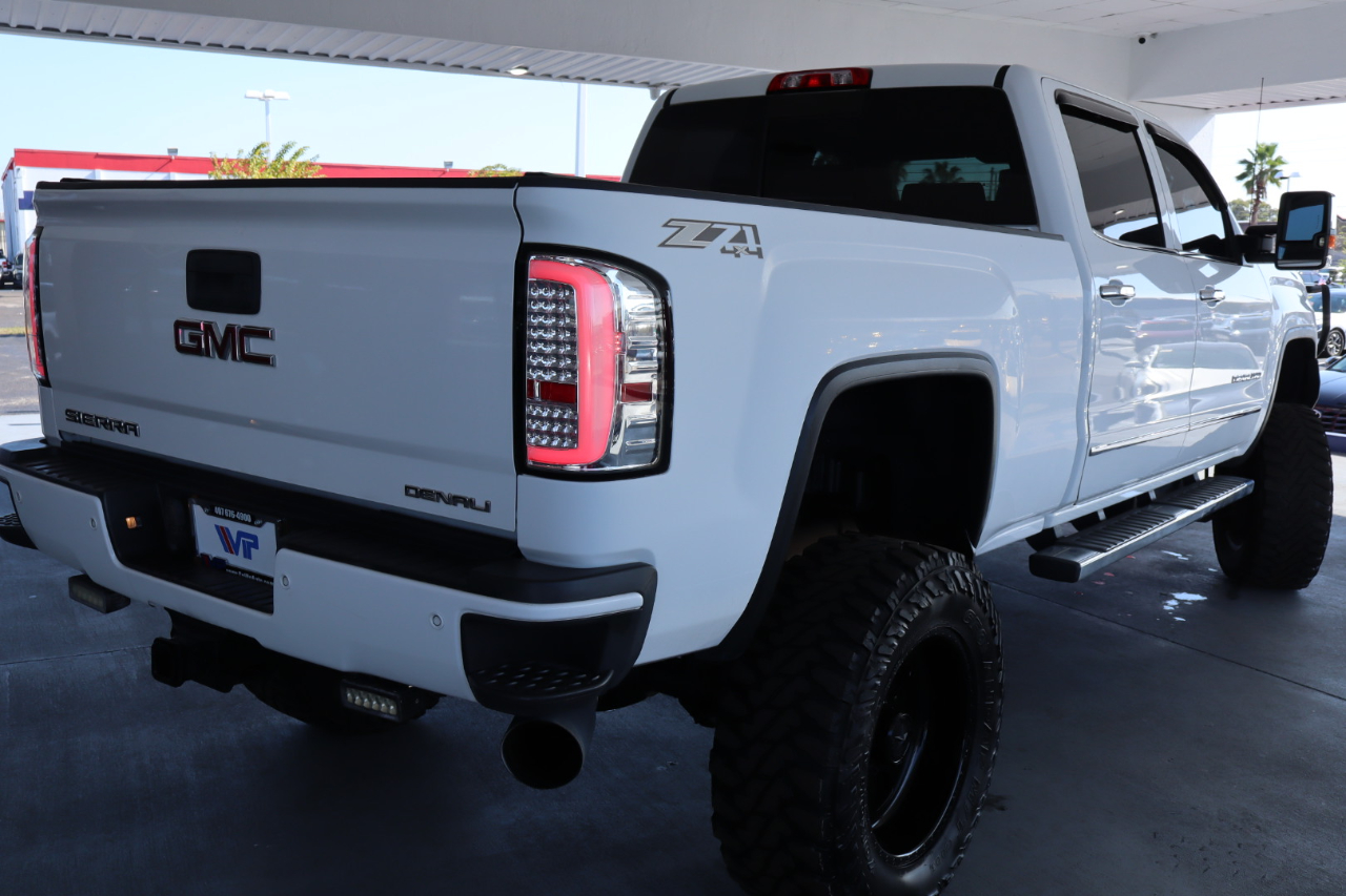 GMC Sierra 3500HD available WiFi 4WD Crew Cab 153.7" Denali 2015