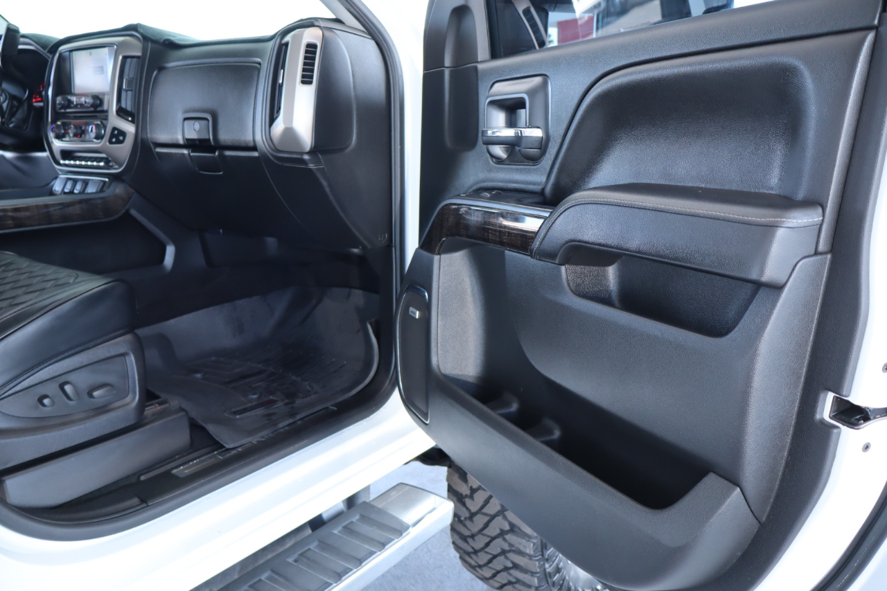 GMC Sierra 3500HD available WiFi 4WD Crew Cab 153.7" Denali 2015