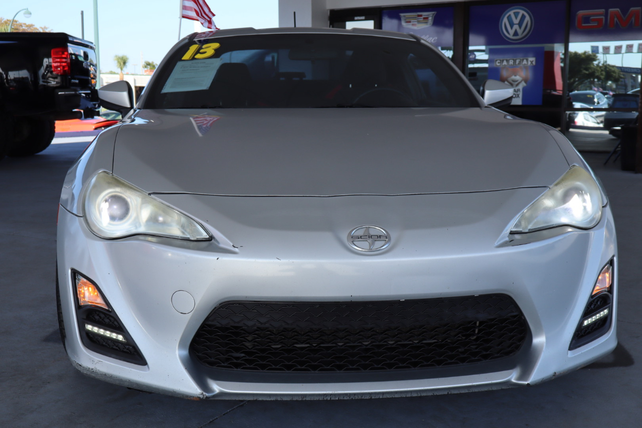 Scion FR-S 2dr Cpe Man (Natl) 2013