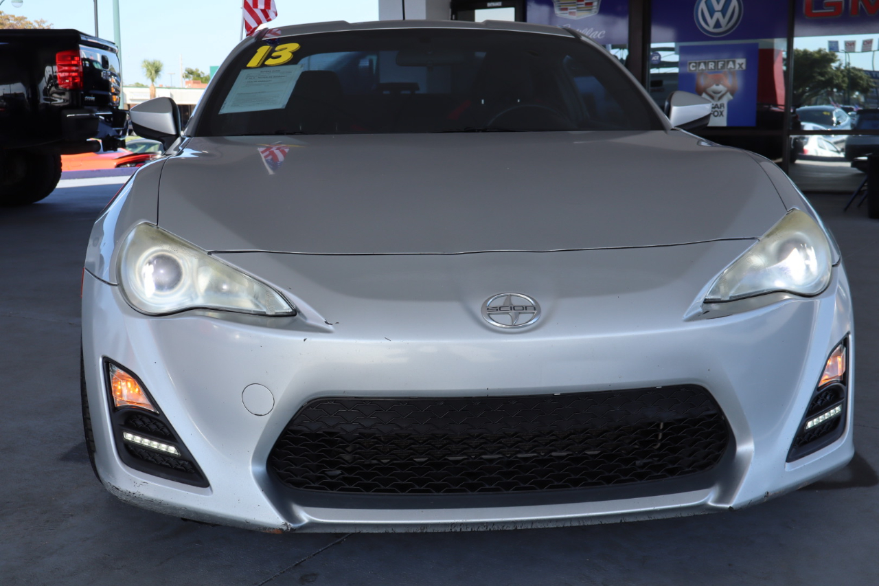 Scion FR-S 2dr Cpe Man (Natl) 2013