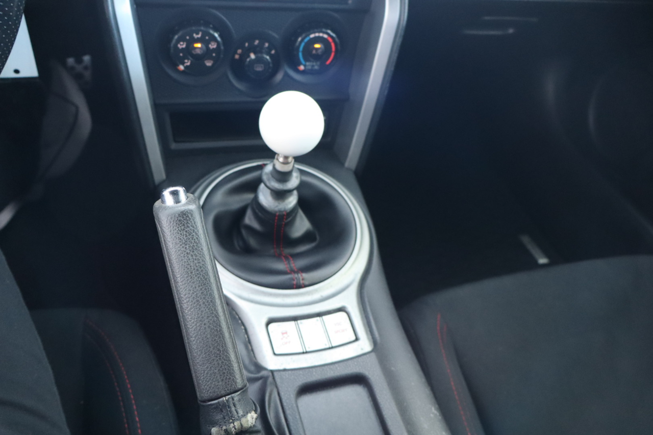 Scion FR-S 2dr Cpe Man (Natl) 2013