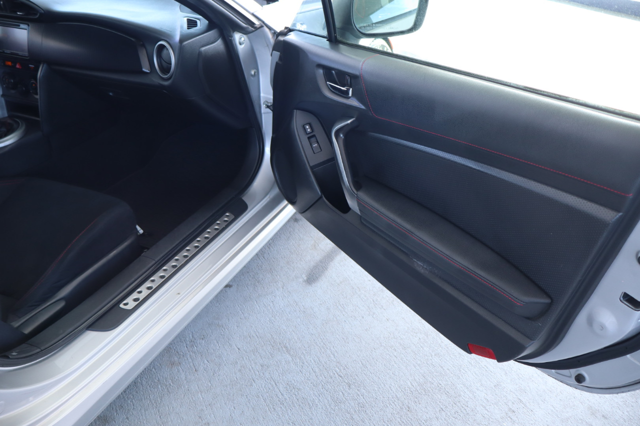 Scion FR-S 2dr Cpe Man (Natl) 2013