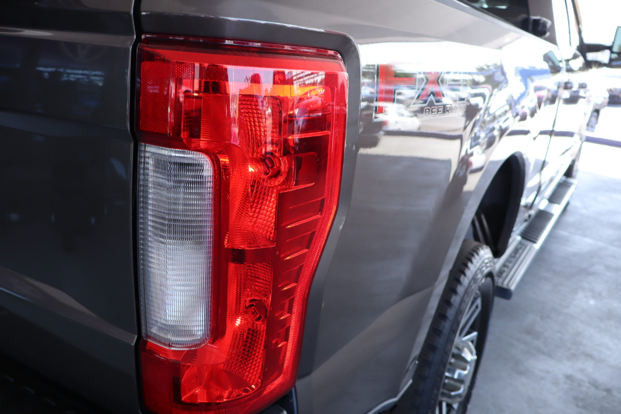 Ford Super Duty F-350 SRW 4WD SuperCab 158" Lariat 2017